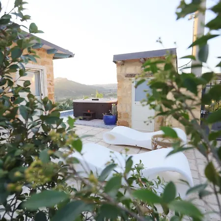 بيت ضيافة Dea Degli Ulivi Luxury 4*